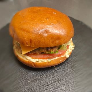 Hamburguesa de pollo rebozado