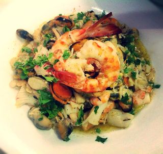 Fruit De Mer Sautée À L'ail