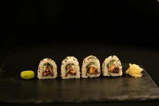 Филаделфия печена съомга 4 бр. 100 гр.