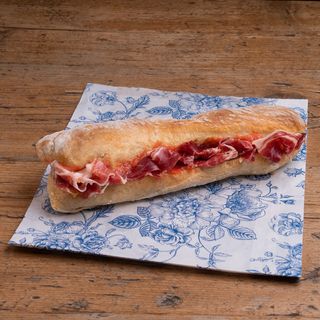 Flauta de Jamón Ibérico con Tomate y AOVE