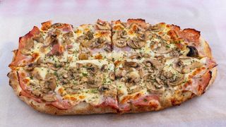 Pinsa Cotto e Funghi