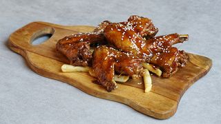 კარამელიზირებული ფრთები