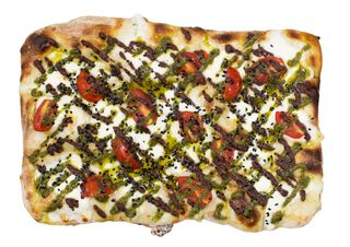 Пица Стракино и чери домати