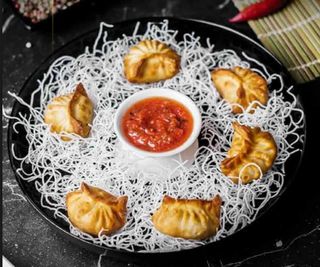 Күркетауық қосылган қуырылған дим сам/Жареные дим самы с индейкой