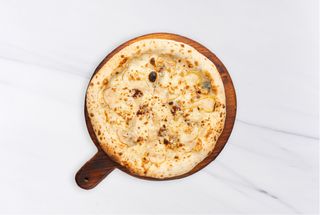 Груша горгонзола с фундуком и медом