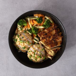Healthy chicken bowl