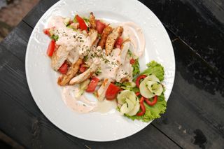 Pileća salata