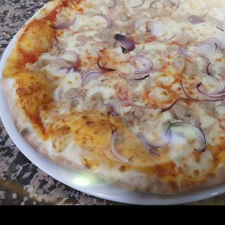 Pizza tonno cipolla