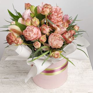 ბომბასტიკური ვარდების ყუთი  2282