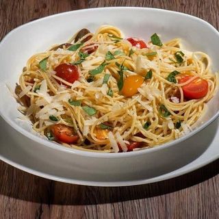 Spaguetti Olio E Pomodoro