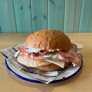 28- Bocadillo De Pollo Queso Y Bacon