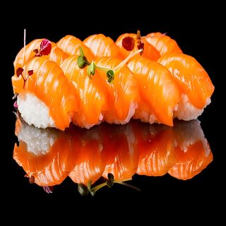 B4. BOX NIGIRI SALMONE