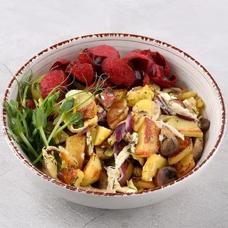 Картопля смажена з беконом та ковбасками 360г.