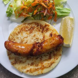 Arepa con Carne Mechada