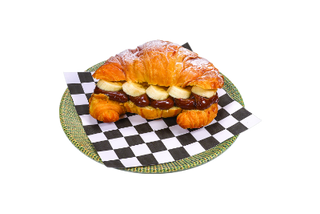 Кроасан с шоколад и банан