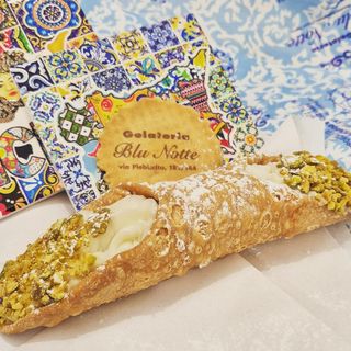 Cannolo alla Ricotta