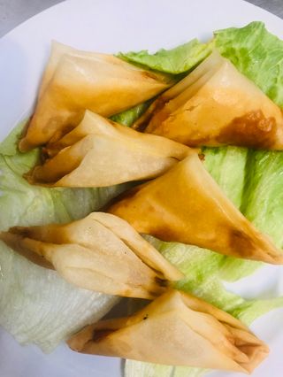 A8. Rollitos De Gambas (6 Uds.) 虾卷