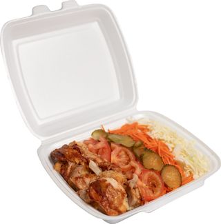 Кебаб в тарілці 