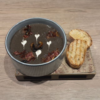 Creamy Mushroom Soup with Bacon Chips 350 g