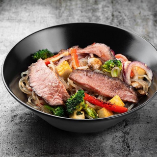 Удон зі свининою спайсі (330г)