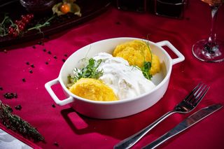 Mamaliguta cu branza si smantana