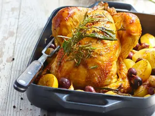 Poulet Complet + Frites + Salade + Sauce