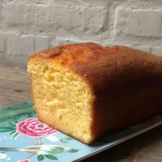 Bizcocho De Yogur Y Ralladura De Limón