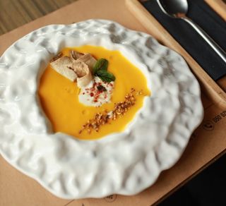 Гарбузовый крем суп з трюфелем та страчетелою