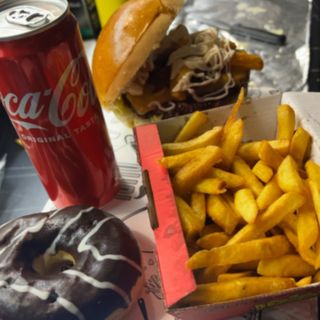 Box menu 10 Panino,mini patatine,bibita e donuts