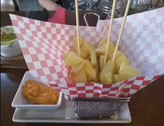 Bravas