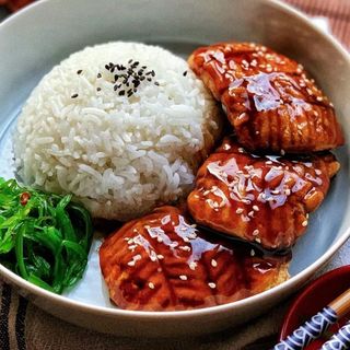 Donburi tonno 金枪鱼盖饭