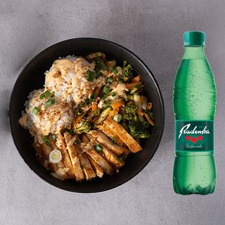 Healthy chicken bowl+Radenska 0,5L