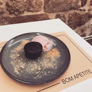 Petit Gâteau com Gelado