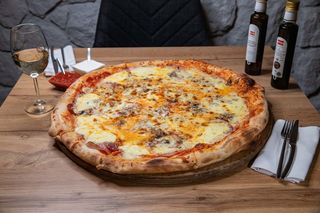 Pizza You & me mare