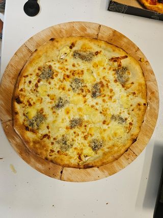 Pizza Quattro Formaggi Ø 32cm