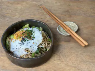 Mee Goreng Con Pak Choi Y Brócoli