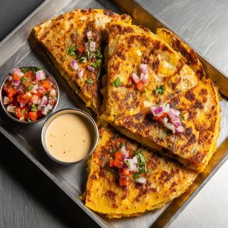 Quesadilla de Birria de Pollo BB