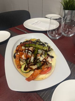 Volcán De Verduras A La Parrilla