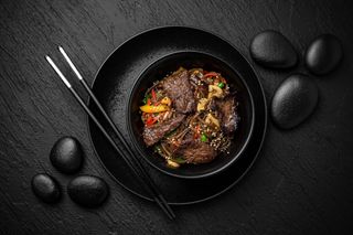 Wok Soba cu Vita