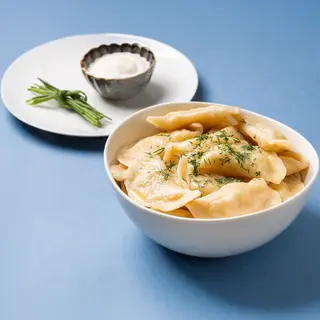 Pierogi z boczkiem wędzonym i warzywami (12 szt.)