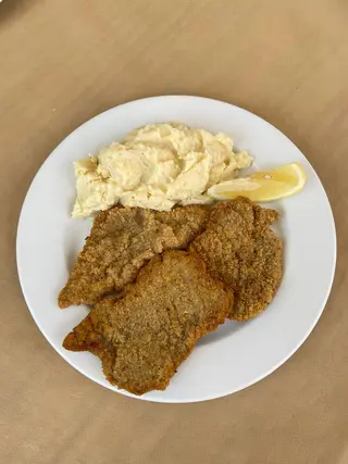 Milanesa de ternera con puré de patatas