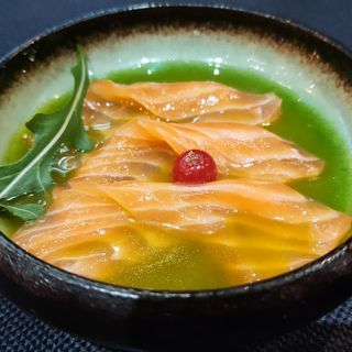 44 Carpaccio salmone salsa passion