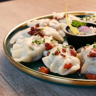 Pierogi z białą kiełbasą