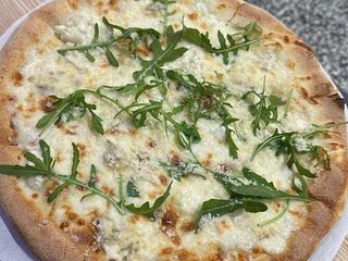 ПІЦА ЧОТИРИ СИРИ -30СМ- (440g)