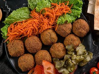 Фалафель на тарілці