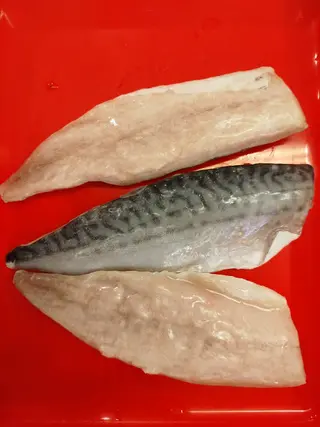 Filetto di sgombro pulito