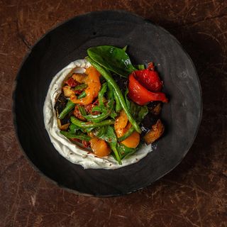 Салат із запечених овочів з лабне