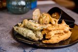 Рыбка в кляре с соусом «Тар-тар»