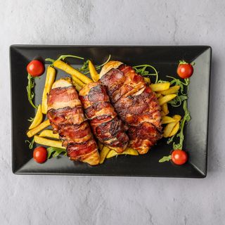 Rolovani pileći file u slanini od mangulice