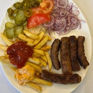 Chiftele inegol la gratar (mici turcesti) 